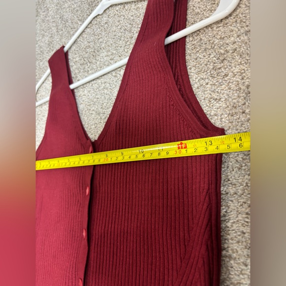 Madewell The Signature Knit Button-Front Sweater Tank Garnet Small Basic Solid - Picture 3 of 8